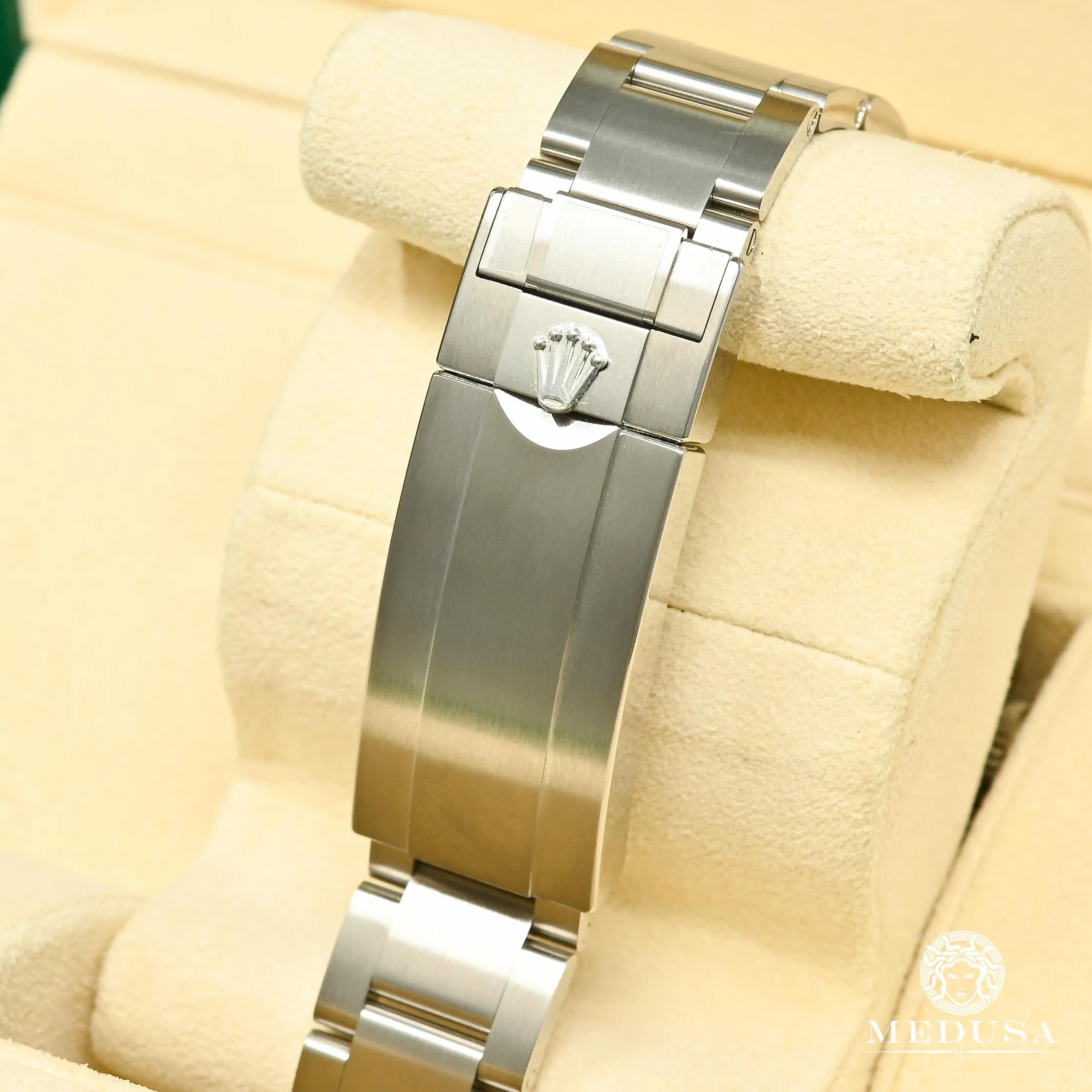 Rolex Submariner 40mm - Blue Diamond & Sapphire  - Image 4