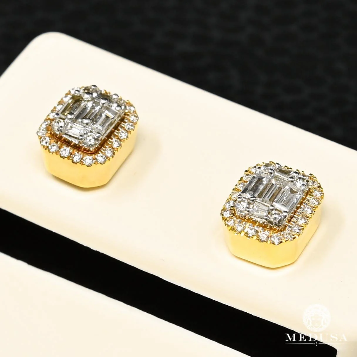 Studs D11 - Diamond
