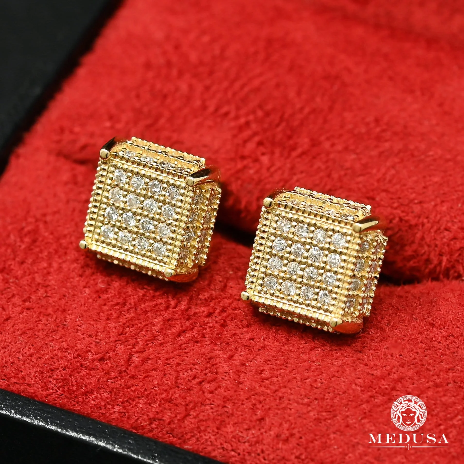 Studs D18 - MR0011 