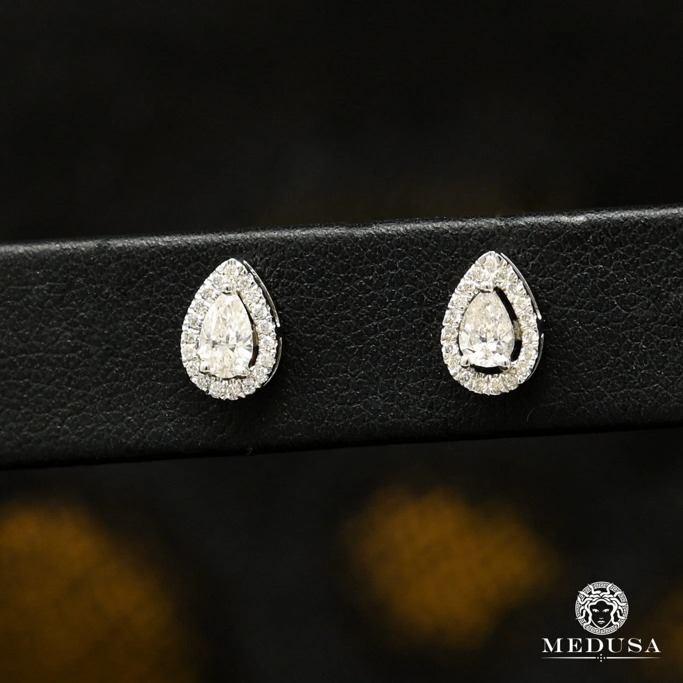 Studs D27 - Pear Cut Diamond