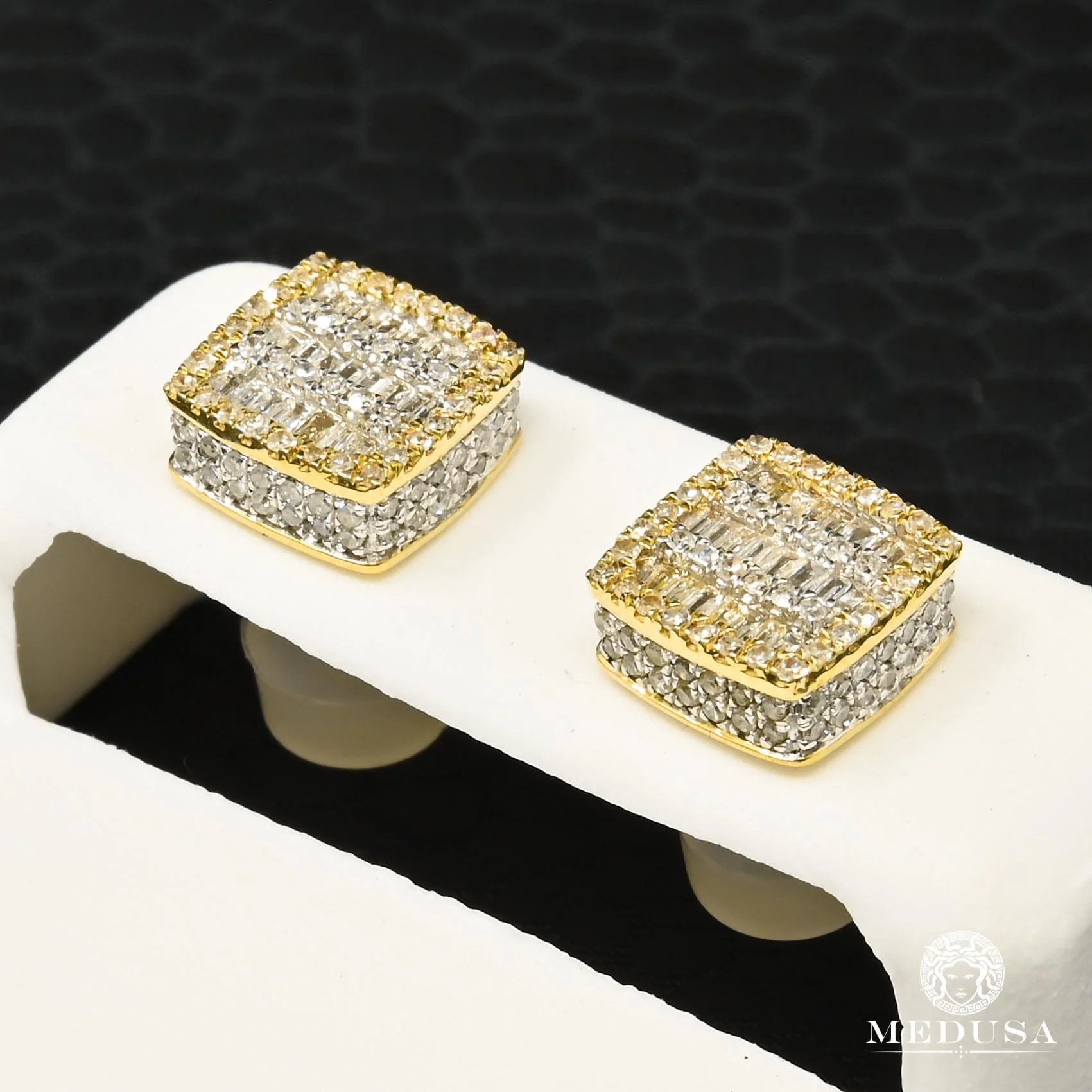Studs D4 - Diamond