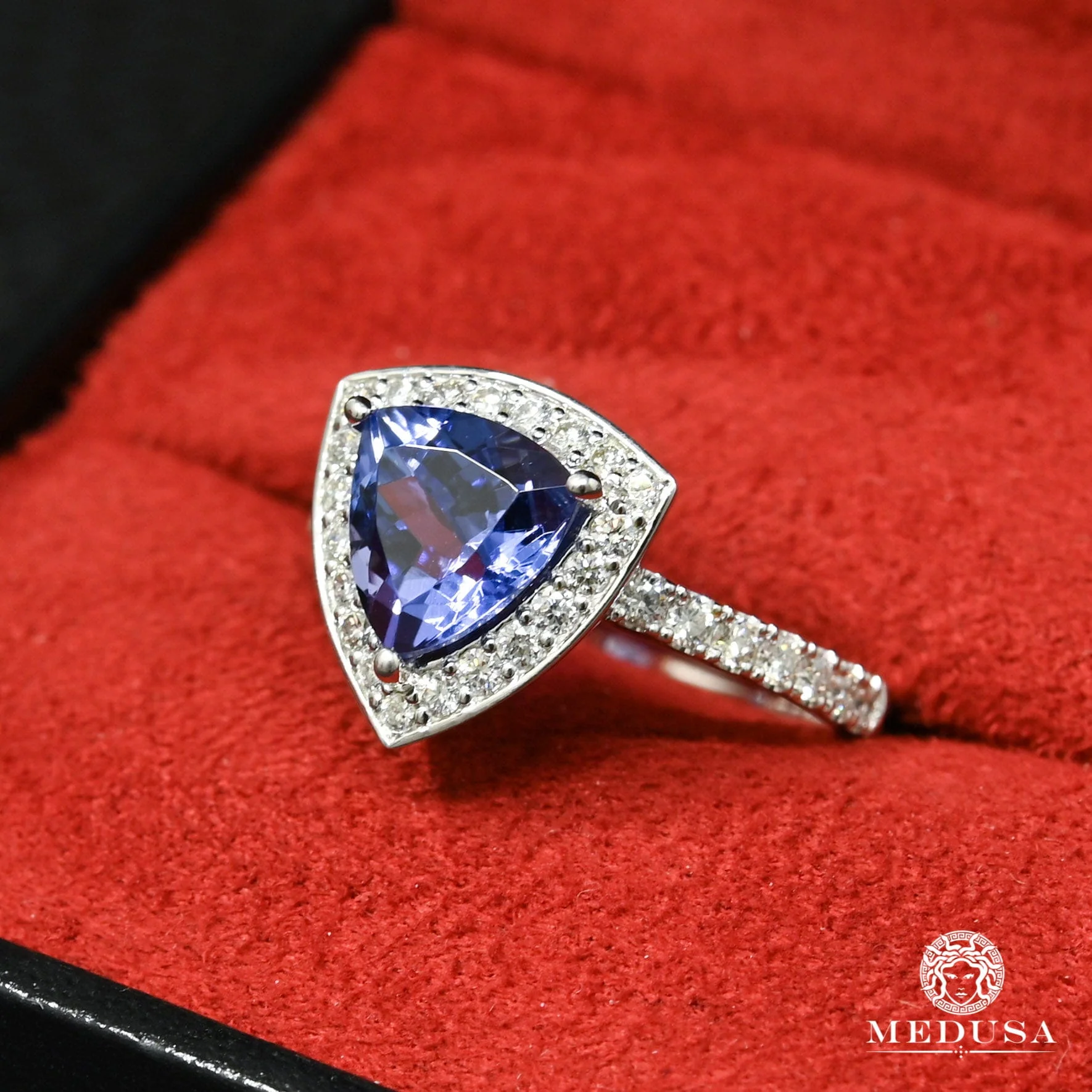Tanzanite D10 - Diamond