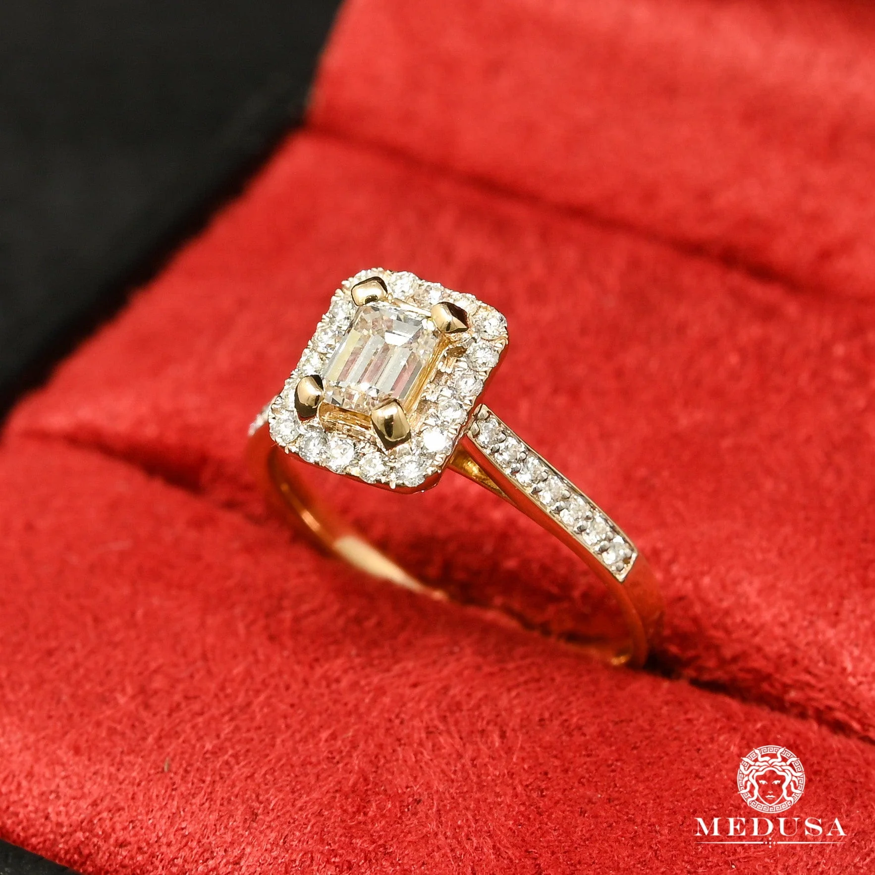Trinity D20 - Emerald Solitaire Ring 50PT