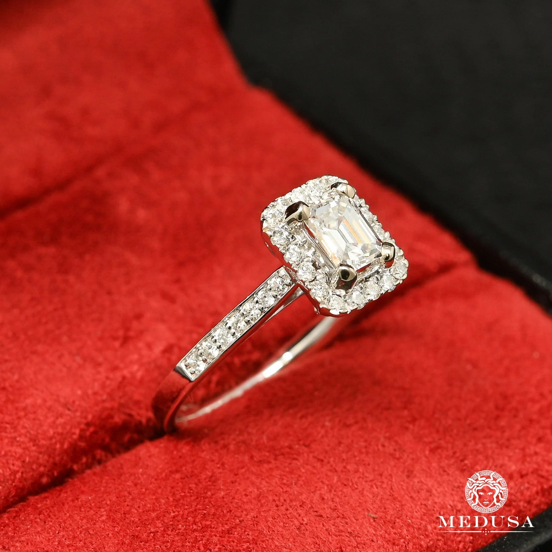 Trinity D20 - Emerald Solitaire Ring 50PT - Image 4